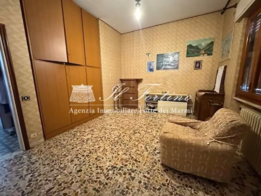 Immagine 38 di Casa indipendente in vendita  a Seravezza