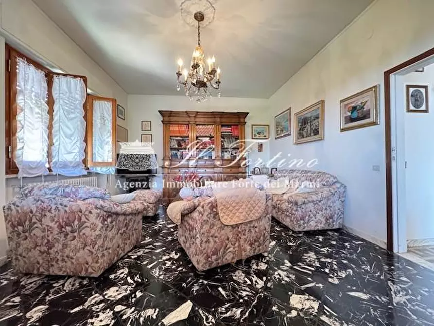 Immagine 8 di Casa indipendente in vendita  a Seravezza