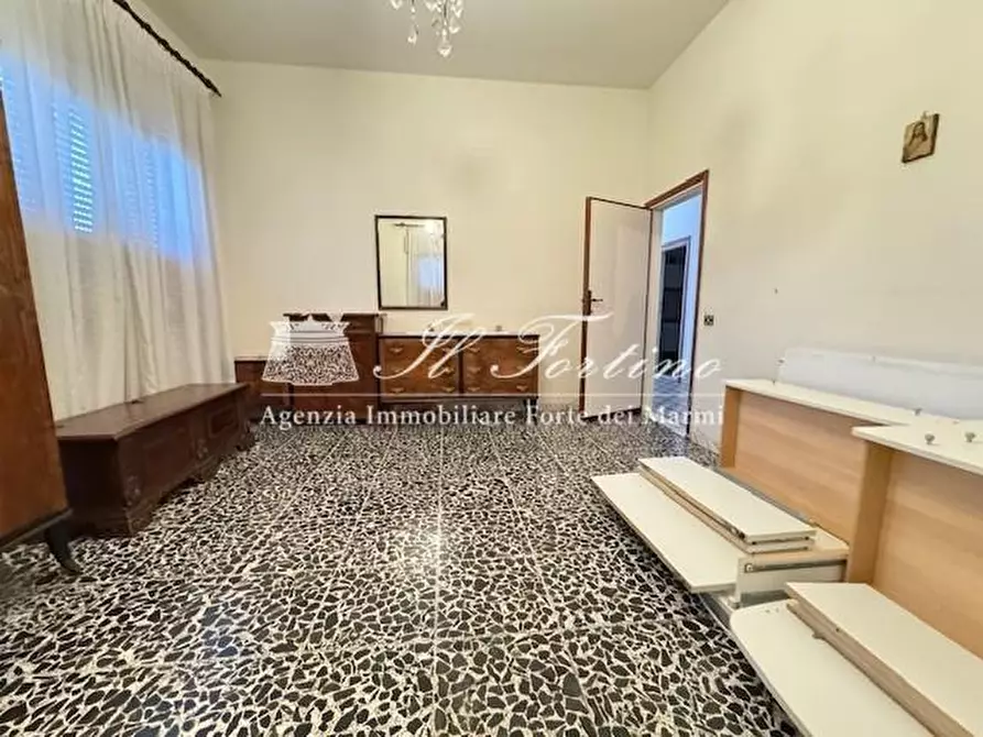 Immagine 32 di Casa indipendente in vendita  a Seravezza