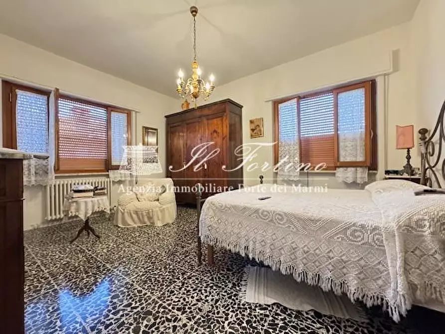 Immagine 19 di Casa indipendente in vendita  a Seravezza