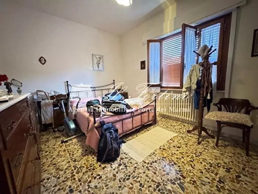 Immagine 11 di Casa indipendente in vendita  a Seravezza