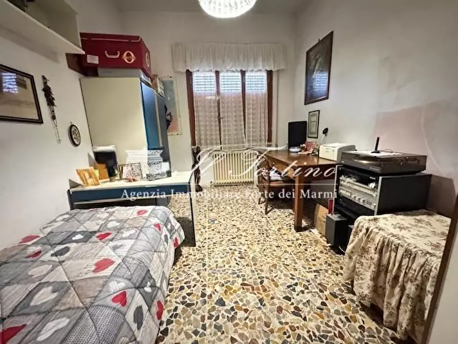 Immagine 29 di Casa indipendente in vendita  a Seravezza