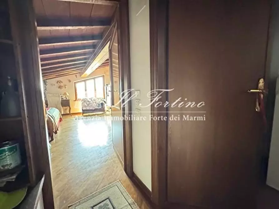 Immagine 18 di Casa indipendente in vendita  a Seravezza