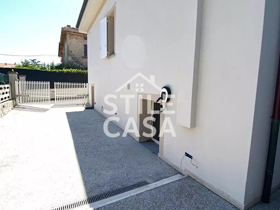 Immagine 2 di Villa in vendita  a Fucecchio