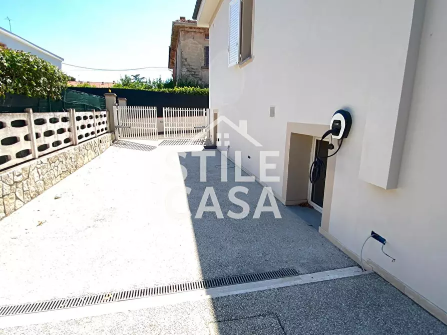 Immagine 4 di Villa in vendita  a Fucecchio