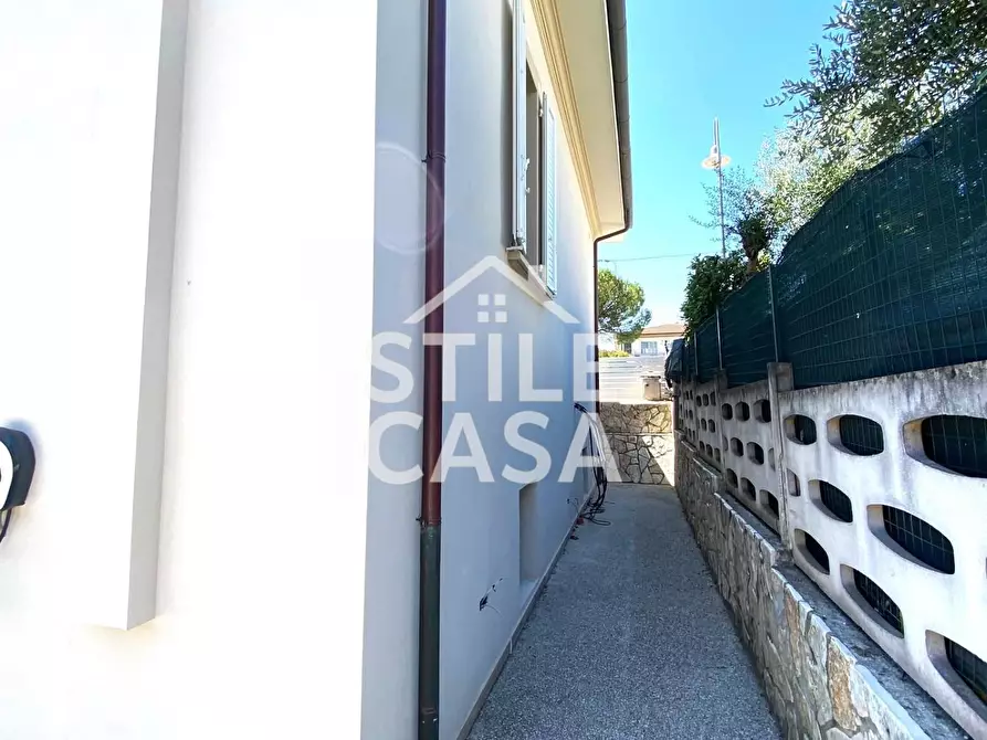 Immagine 3 di Villa in vendita  a Fucecchio
