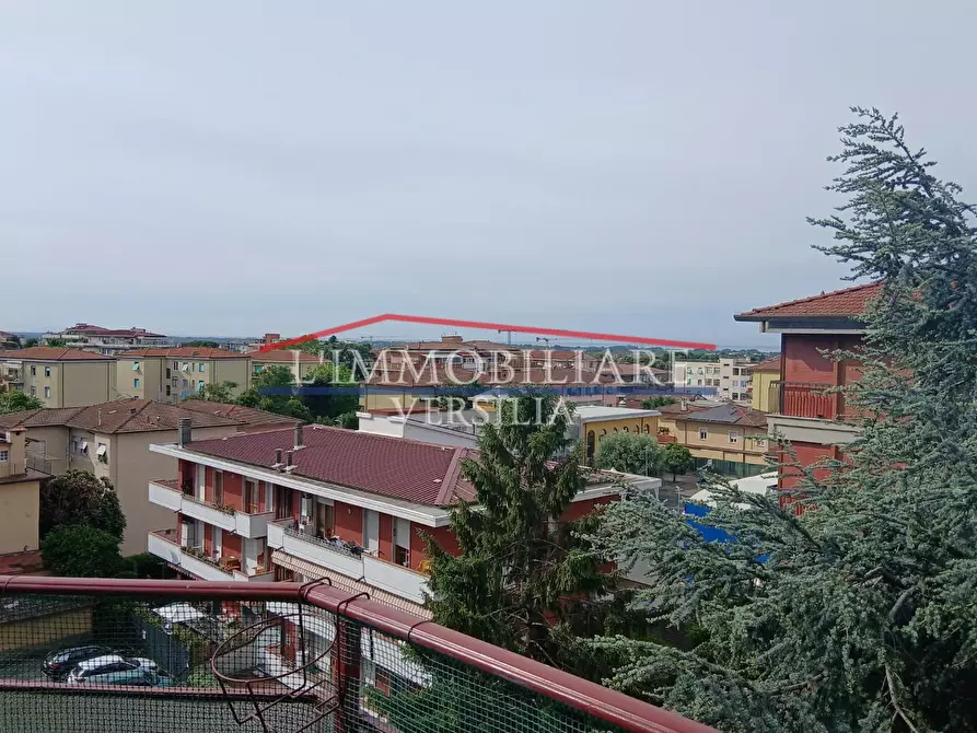Immagine 11 di Appartamento in vendita  a Massa