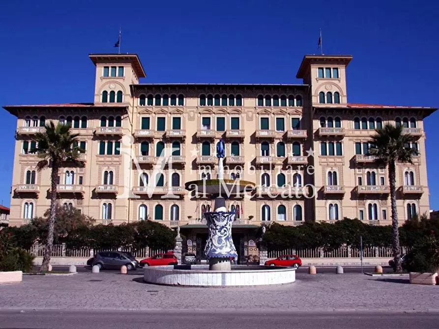 Immagine 3 di Appartamento in vendita  a Viareggio