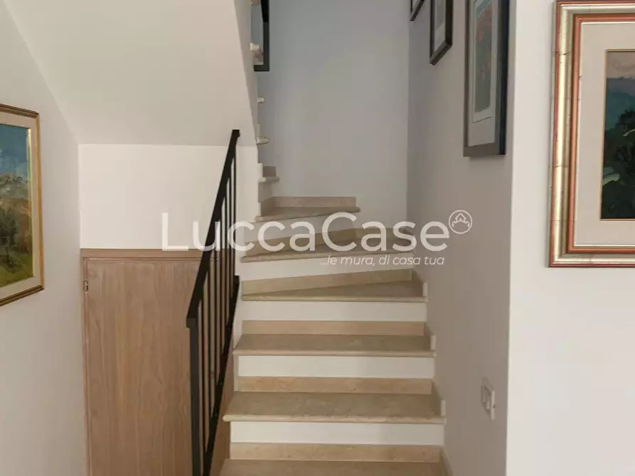 Immagine 8 di Villa in vendita  a Monticiano