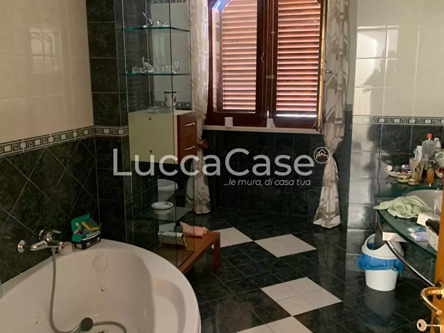Immagine 10 di Villa in vendita  a Monticiano