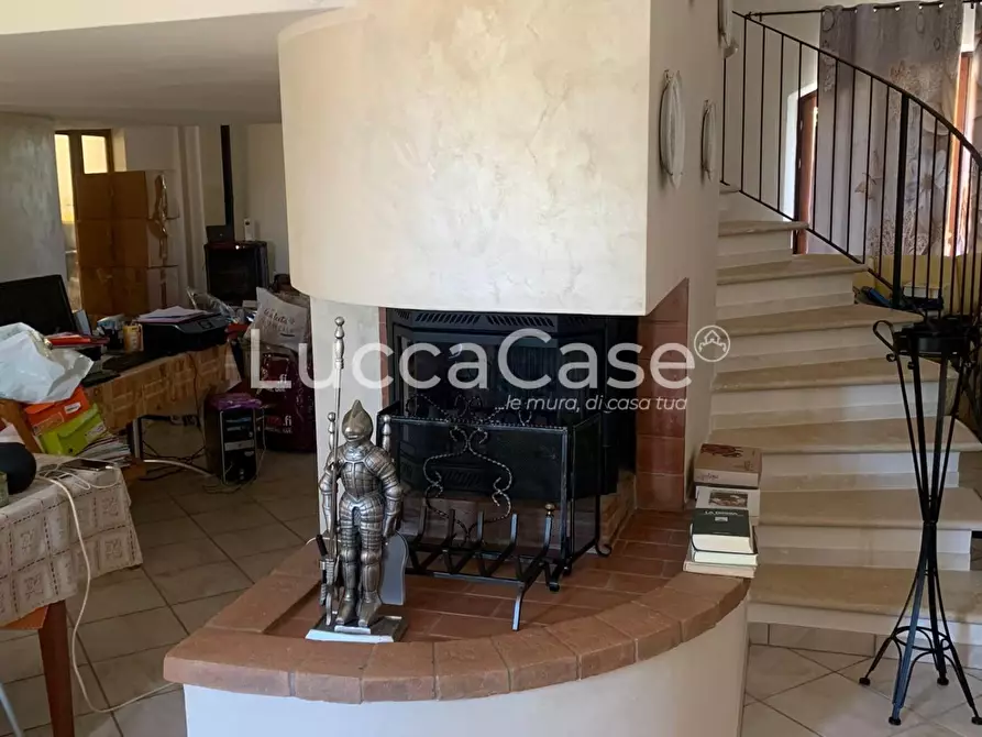 Immagine 4 di Villa in vendita  a Monticiano