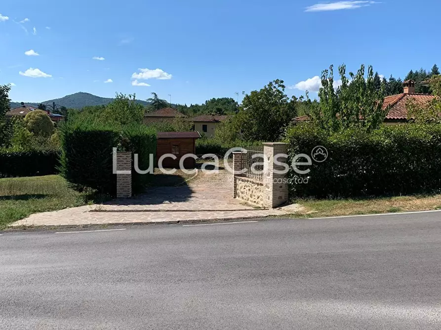 Immagine 12 di Villa in vendita  a Monticiano