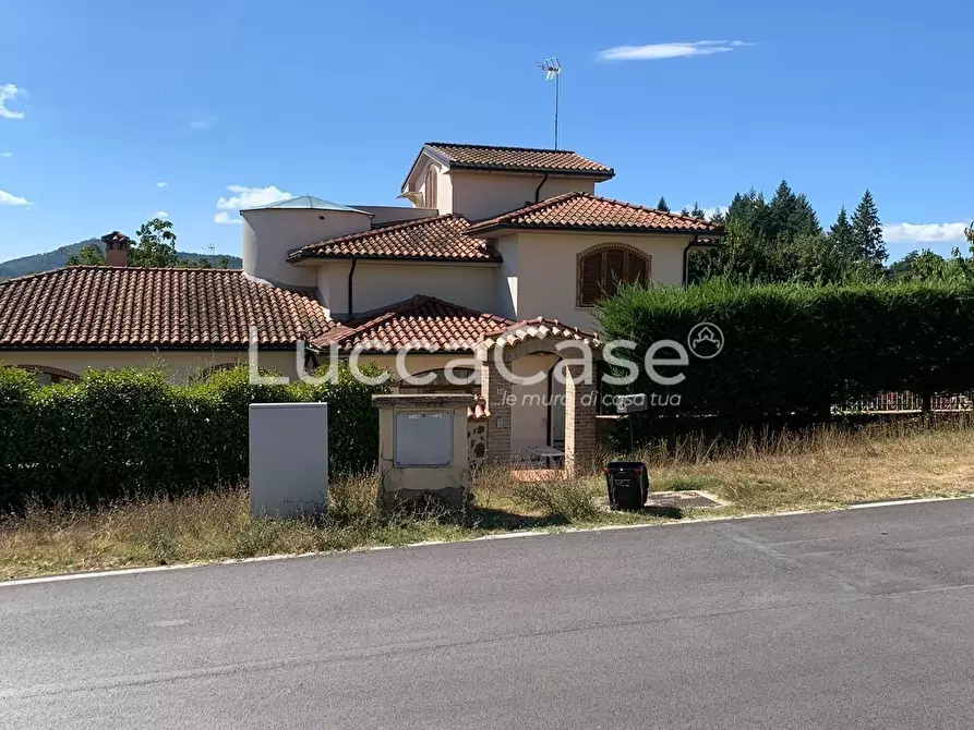 Immagine 14 di Villa in vendita  a Monticiano