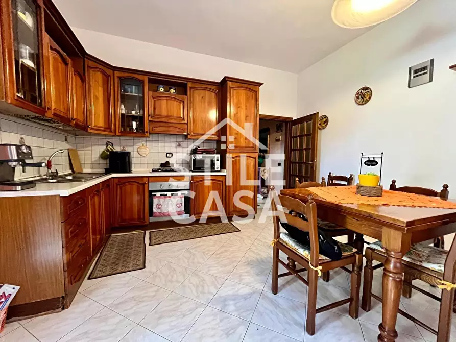 Immagine 1 di Casa semindipendente in vendita  a Lamporecchio