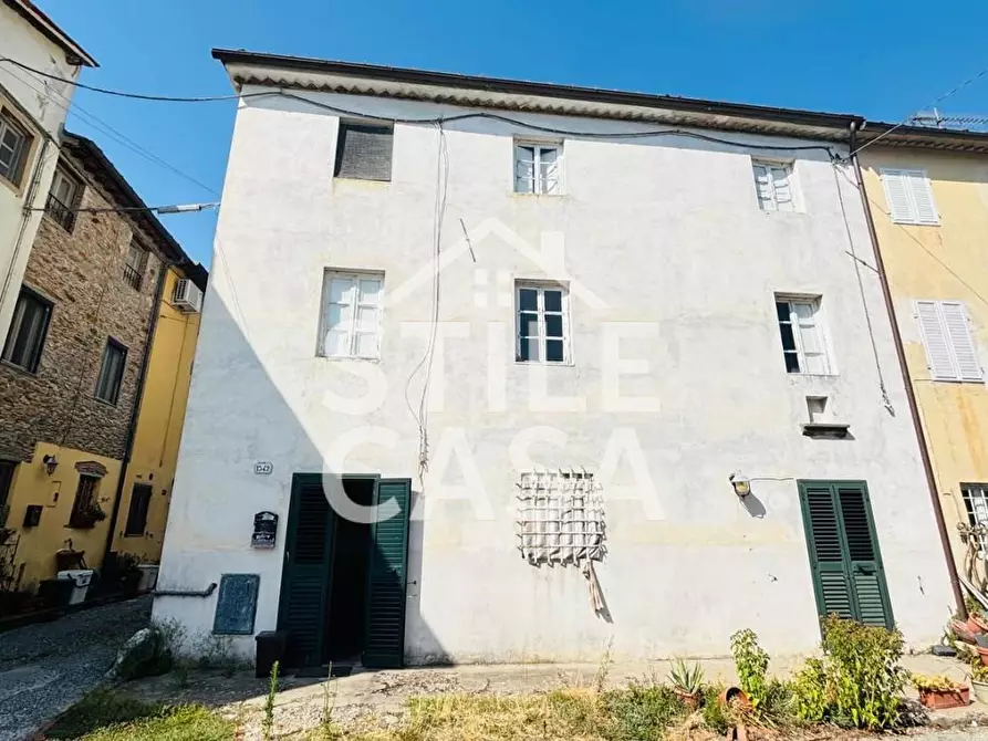 Immagine 1 di Terratetto in vendita  a Lucca