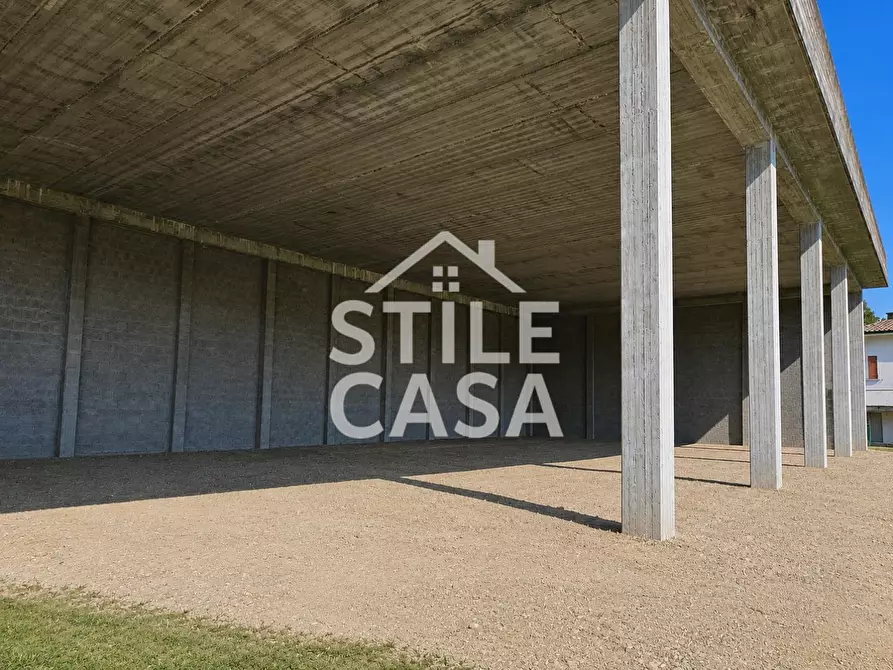 Immagine 11 di Attività artigianale in vendita  a Capannori
