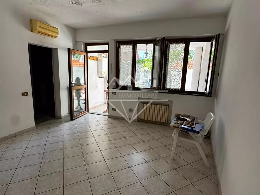 Immagine 3 di Casa bifamiliare in vendita  a Massa