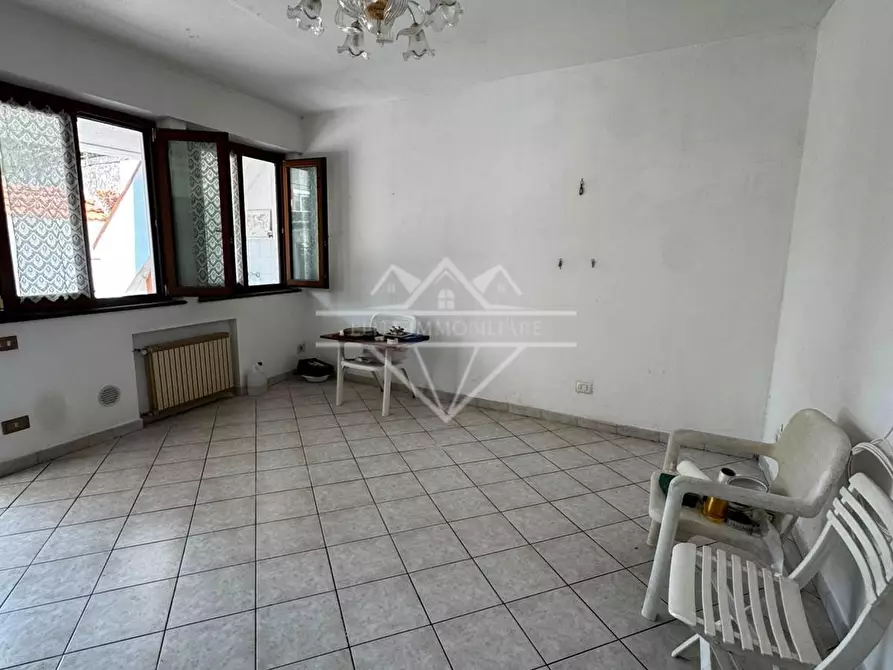 Immagine 4 di Casa bifamiliare in vendita  a Massa