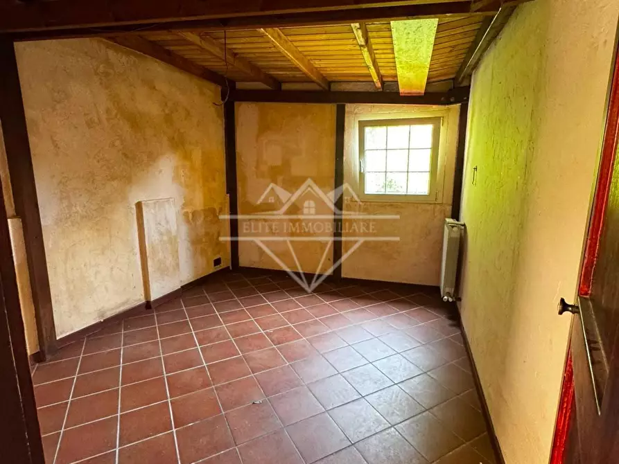 Immagine 17 di Casa bifamiliare in vendita  a Massa