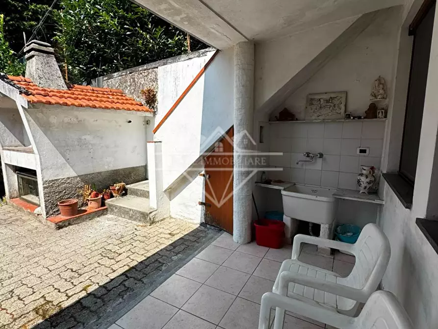 Immagine 1 di Casa bifamiliare in vendita  a Massa