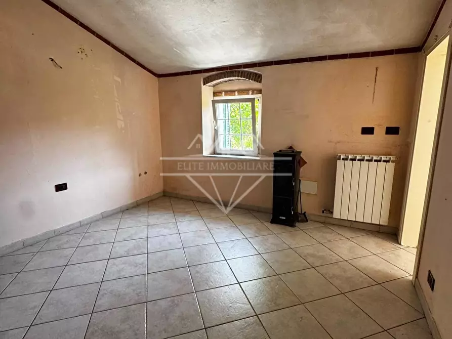 Immagine 12 di Casa bifamiliare in vendita  a Massa