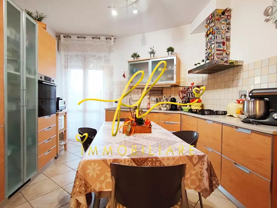Immagine 12 di Appartamento in vendita  a Rosignano Marittimo