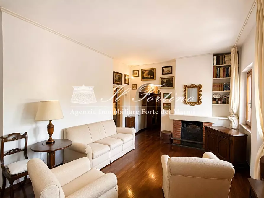 Immagine 5 di Casa bifamiliare in vendita  a Forte Dei Marmi