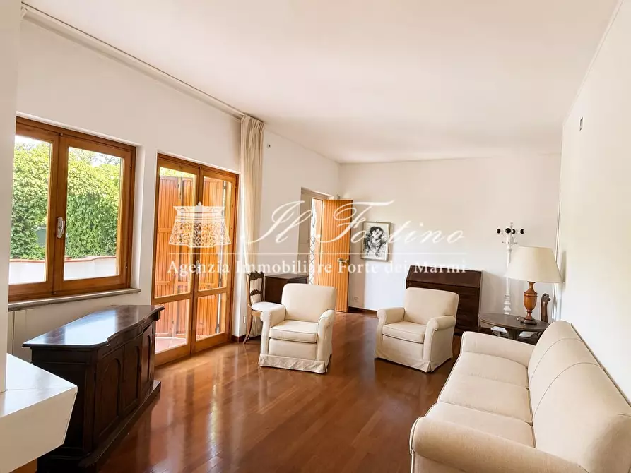 Immagine 6 di Casa bifamiliare in vendita  a Forte Dei Marmi