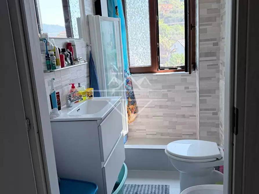 Immagine 8 di Porzione di casa in vendita  a Carrara