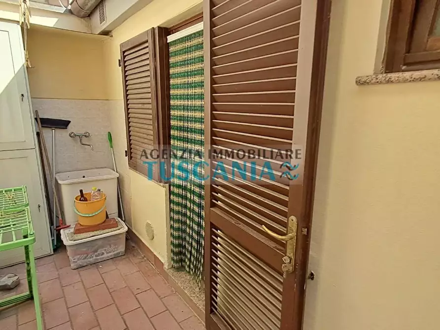 Immagine 4 di Appartamento in vendita  a Cecina
