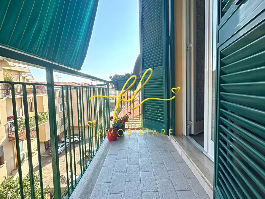 Immagine 4 di Appartamento in vendita  a Cecina