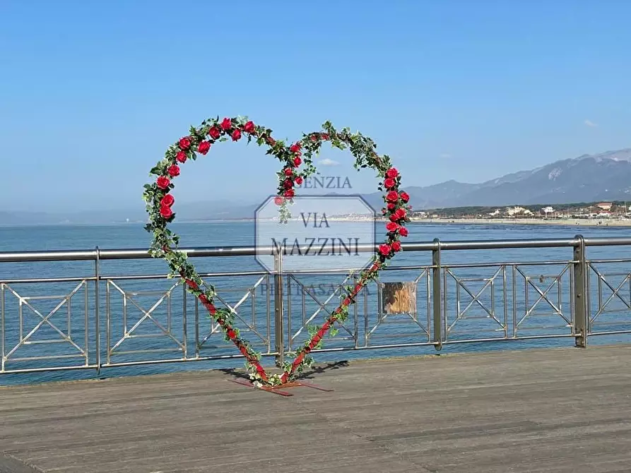 Immagine 27 di Casa bifamiliare in vendita  a Pietrasanta