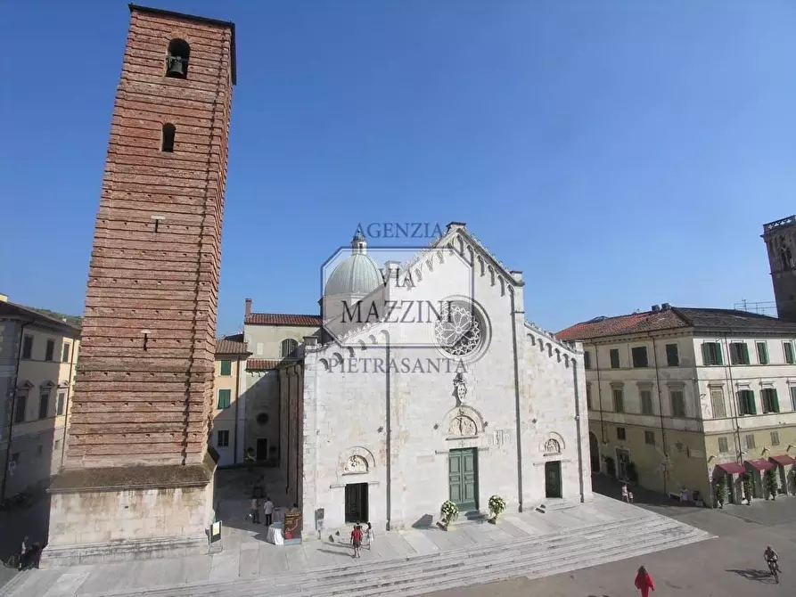 Immagine 17 di Casa bifamiliare in vendita  a Pietrasanta