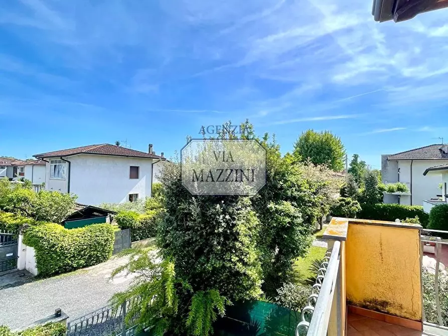 Immagine 13 di Casa bifamiliare in vendita  a Pietrasanta