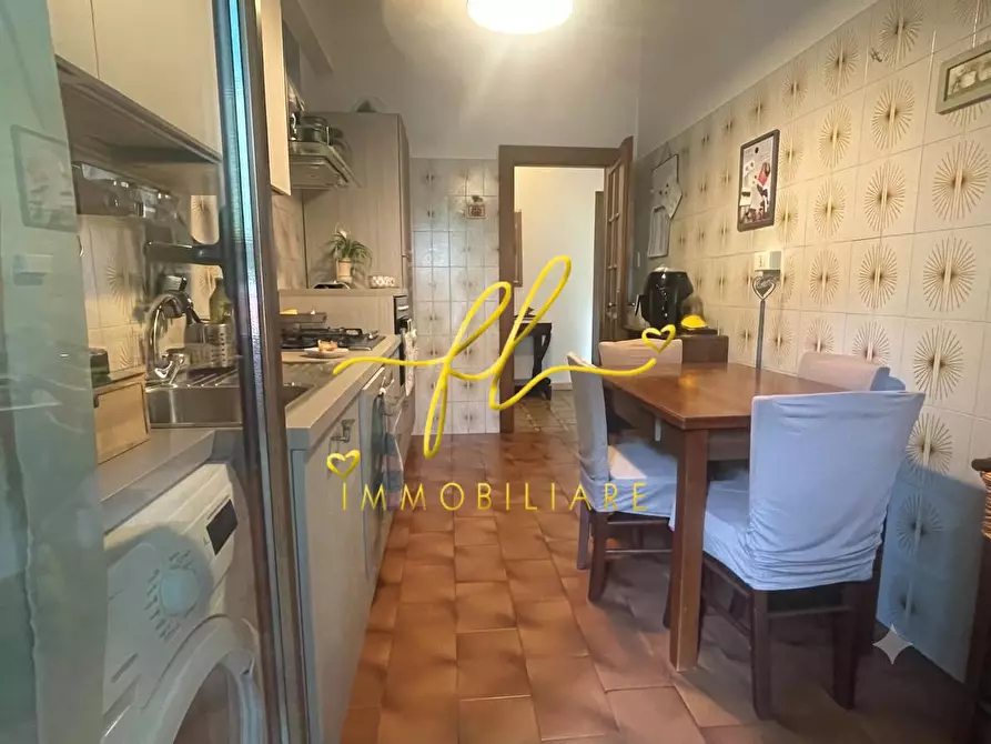 Immagine 12 di Appartamento in vendita  a Carrara