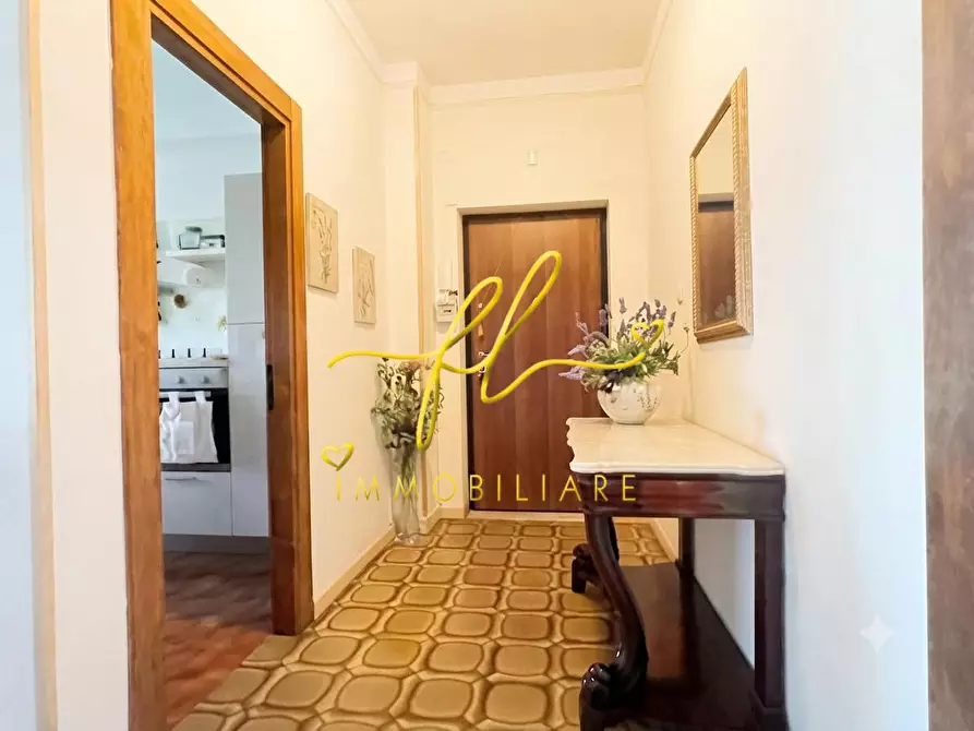 Immagine 4 di Appartamento in vendita  a Carrara
