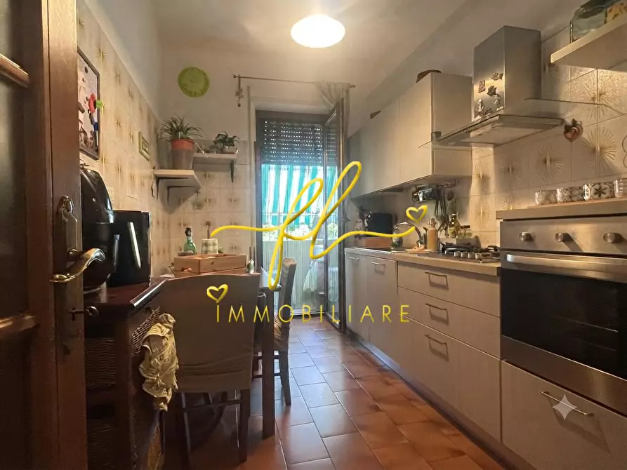 Immagine 9 di Appartamento in vendita  a Carrara