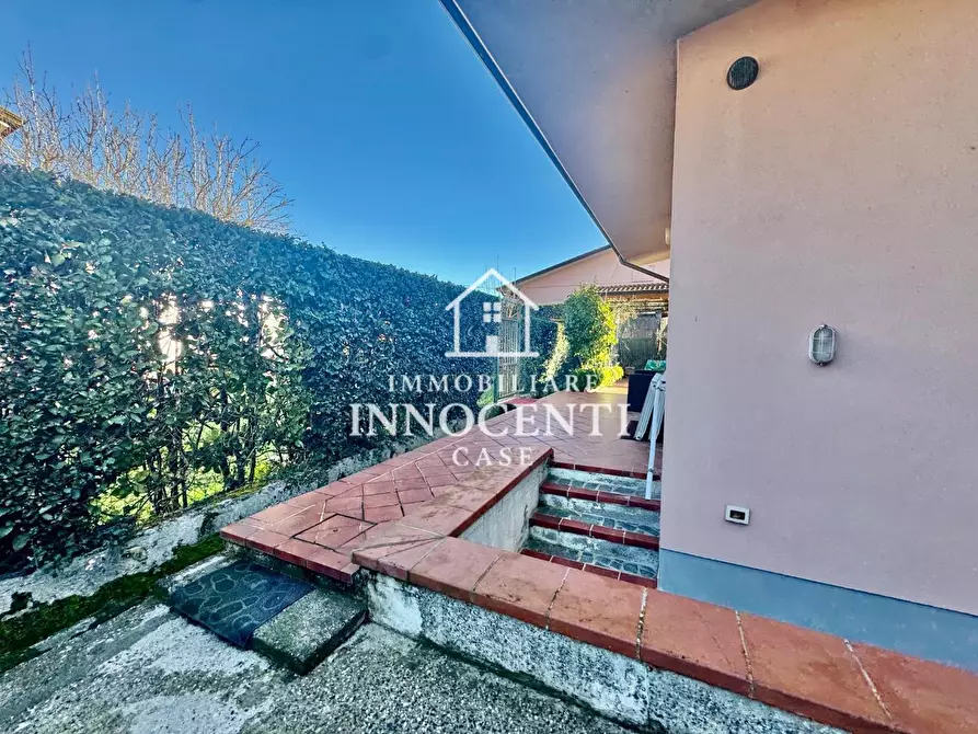 Immagine 9 di Casa bifamiliare in vendita  a Massa