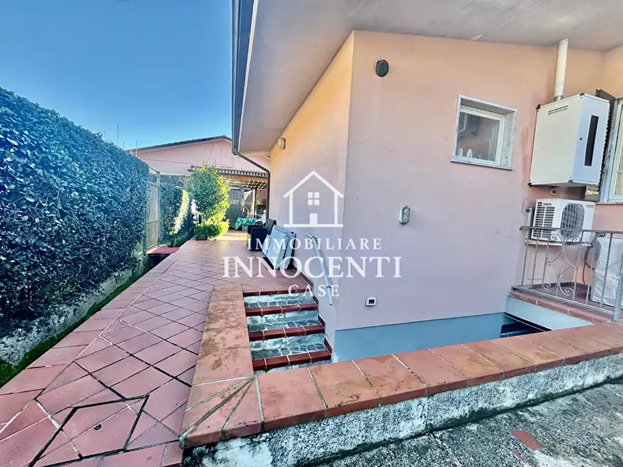 Immagine 23 di Casa bifamiliare in vendita  a Massa