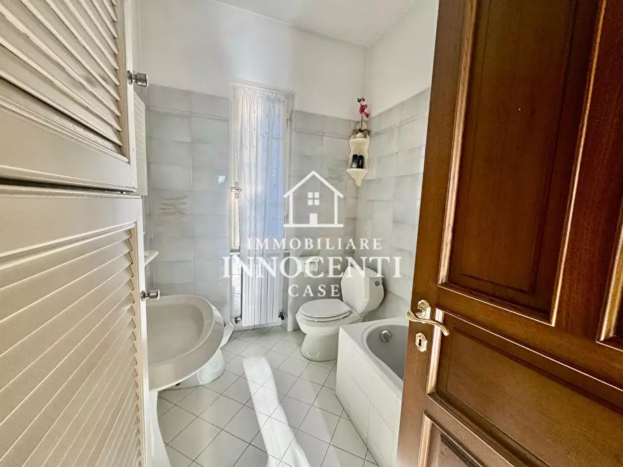 Immagine 19 di Casa bifamiliare in vendita  a Massa