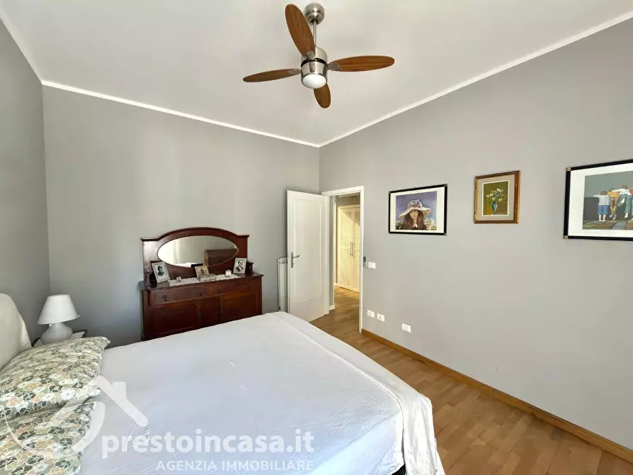 Immagine 16 di Appartamento in vendita  a Viareggio