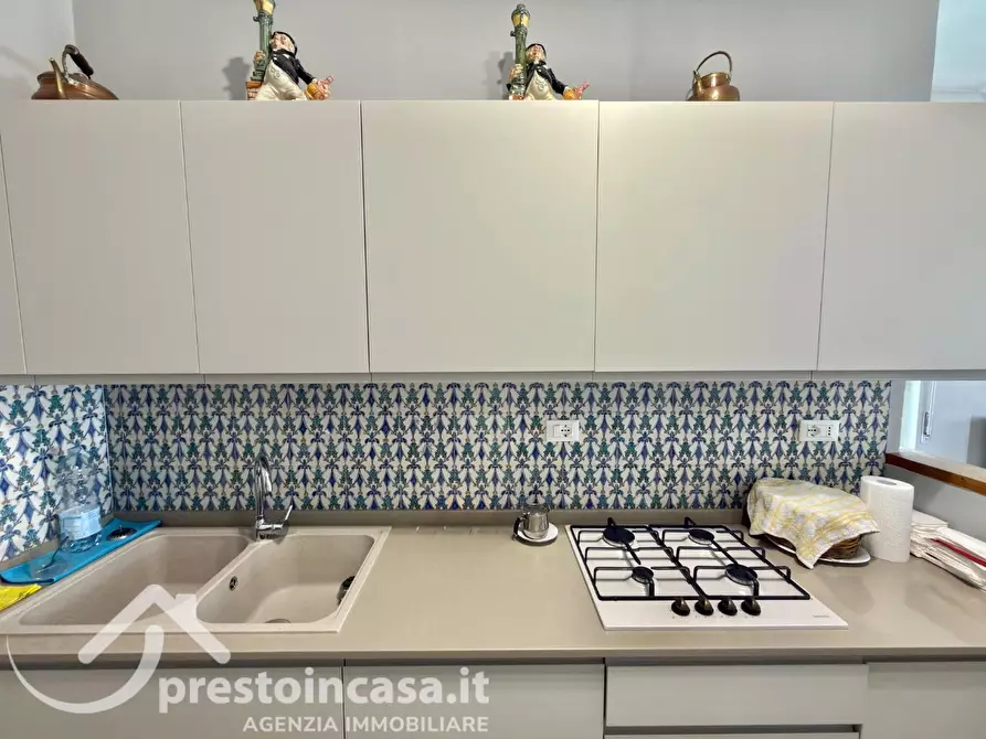 Immagine 8 di Appartamento in vendita  a Viareggio
