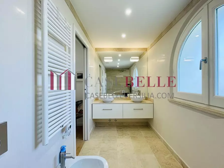 Immagine 51 di Villa in vendita  a Pietrasanta