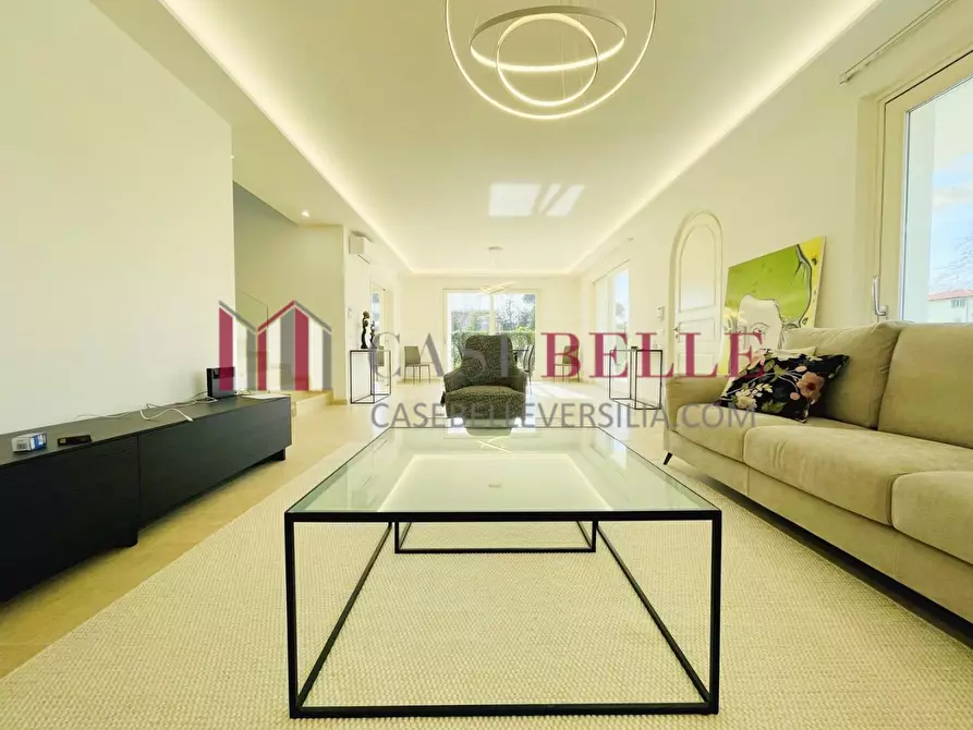 Immagine 4 di Villa in vendita  a Pietrasanta