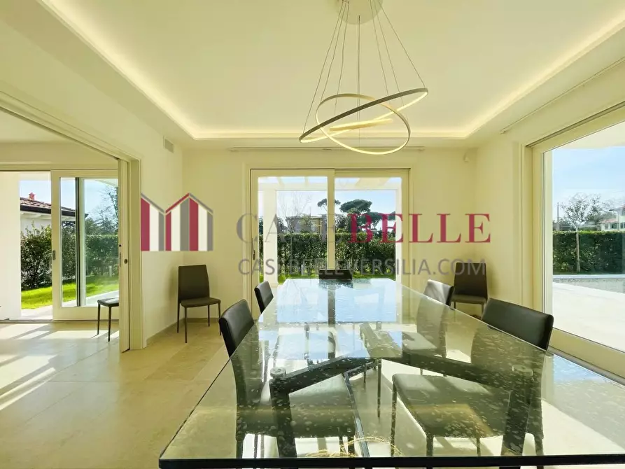 Immagine 8 di Villa in vendita  a Pietrasanta