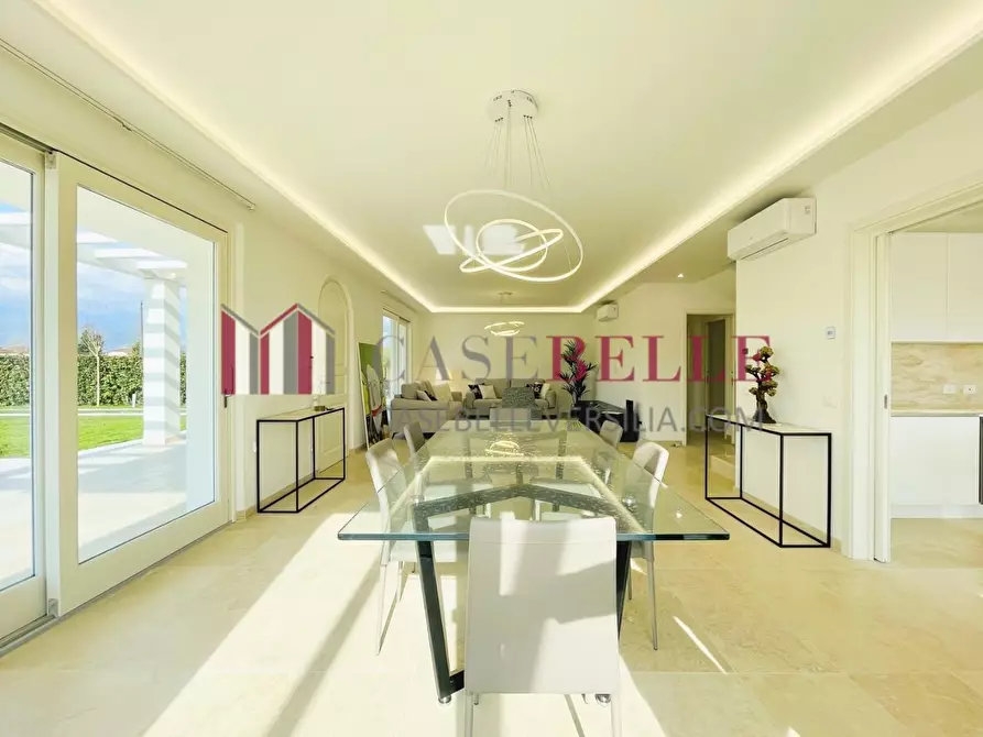 Immagine 21 di Villa in vendita  a Pietrasanta