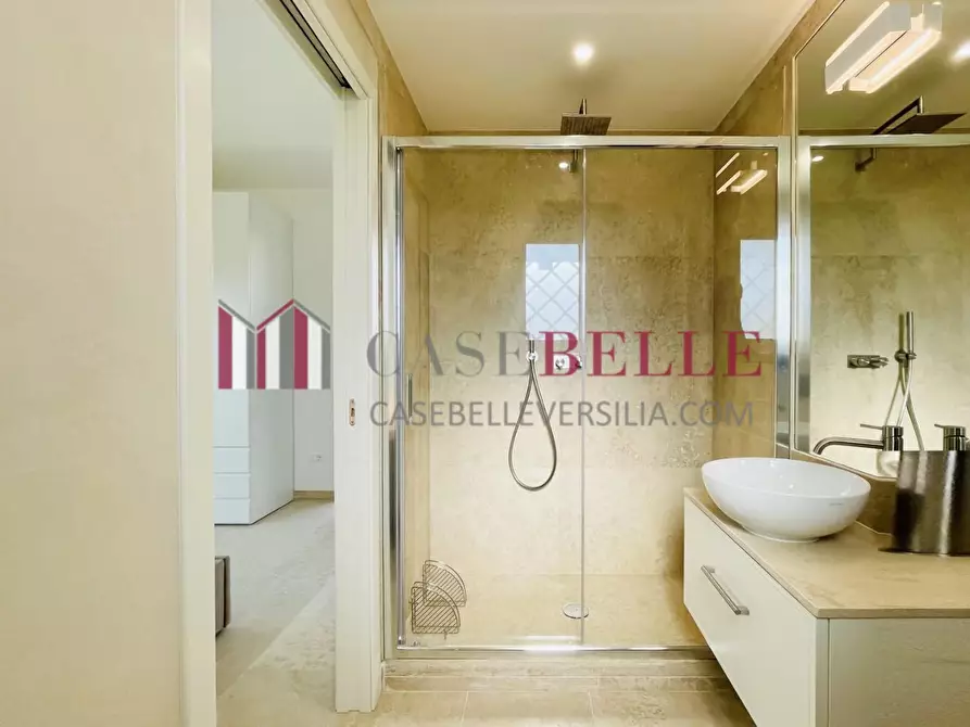 Immagine 70 di Villa in vendita  a Pietrasanta