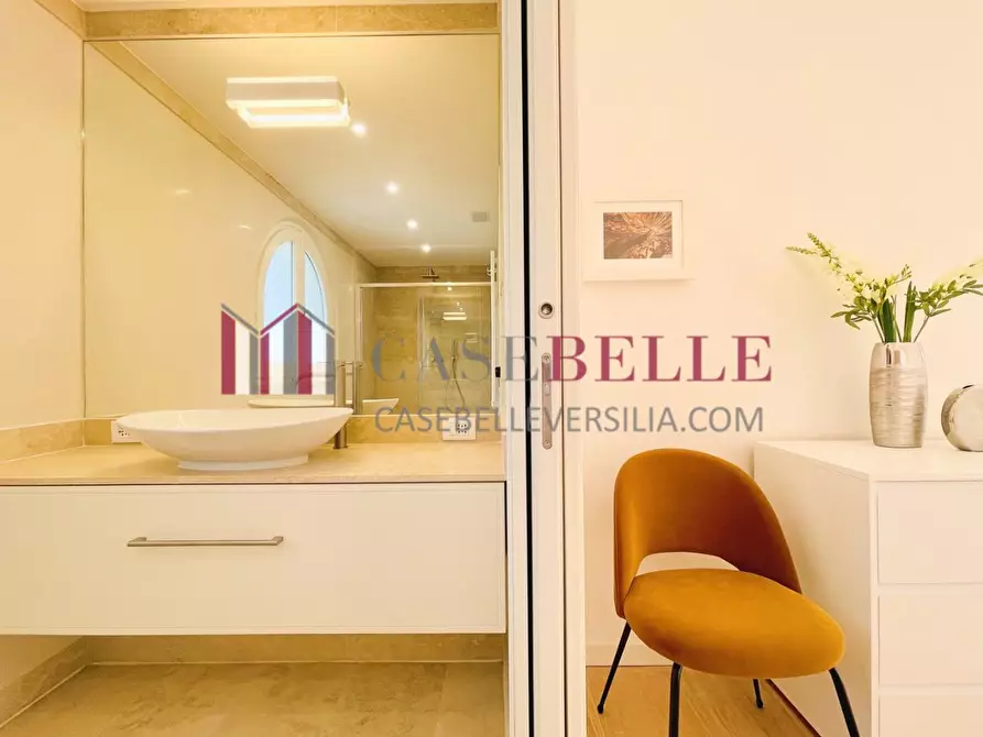 Immagine 62 di Villa in vendita  a Pietrasanta