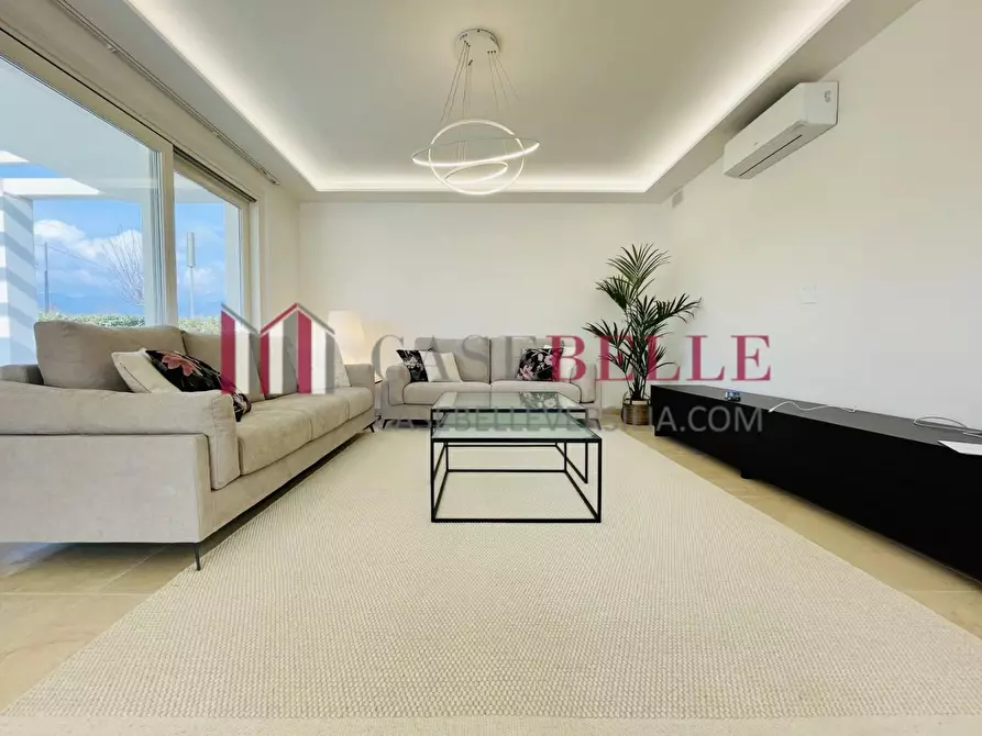 Immagine 3 di Villa in vendita  a Pietrasanta