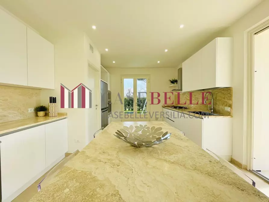 Immagine 13 di Villa in vendita  a Pietrasanta